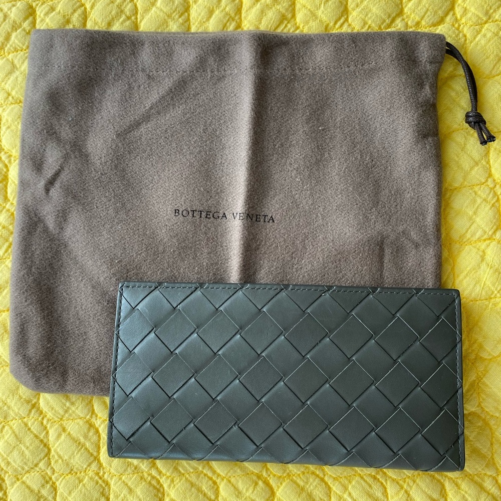 Bottega Veneta Grey Bifold Wallet superb condition, with box, dustbag